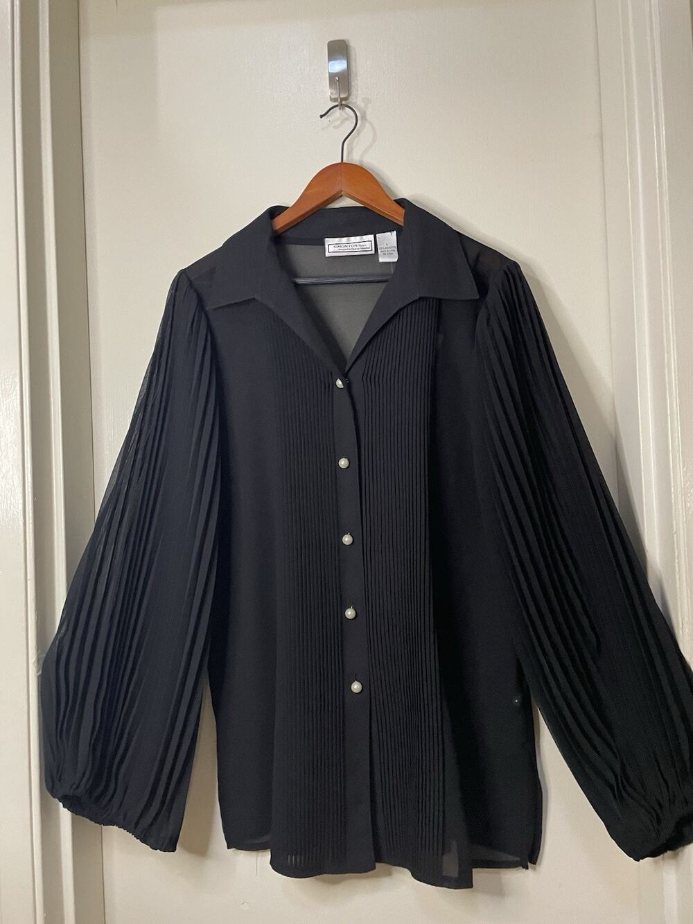 Elegant Simonton Says Shear Pleated Shirt NWT